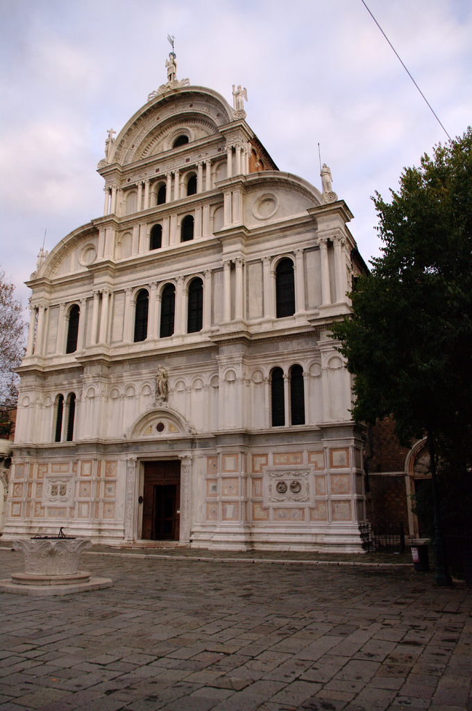 Церковь Сан-Заккариа (San Zaccaria) была построена в IX