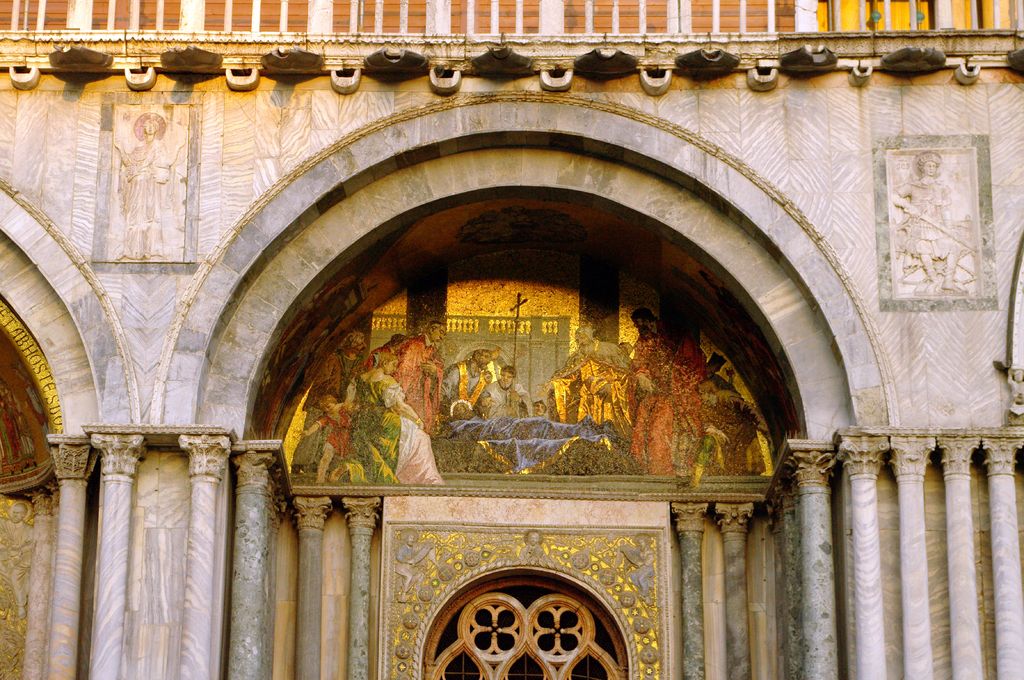 Мозаика собора Сан Марко: мощи святого прибыли в